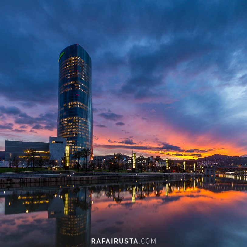 Reflejo al atardecer en Bilbao, Bizkaia